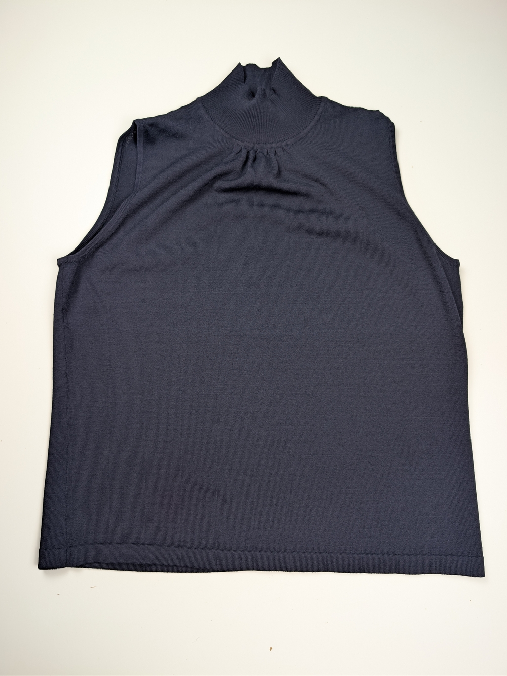 VTG Petite Sophisticate Sleeveless Mock Neck Top L Black Lightweight Stretch EUC